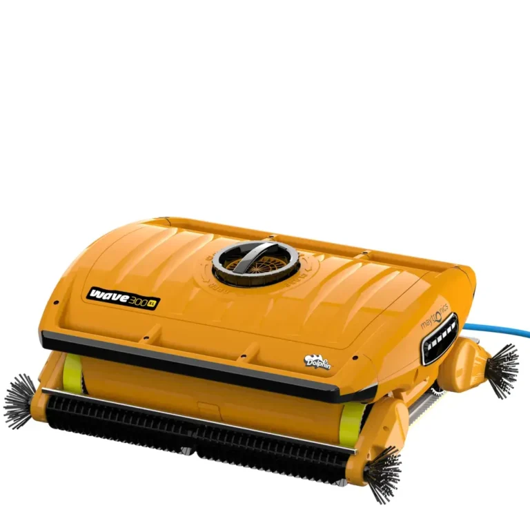 Robot-nettoyage-piscine-collectivité-Maytronics-Dolphin_Wave 300__Hydramat_station_technique_bretagne_vannes_lorient_saint_brieuc